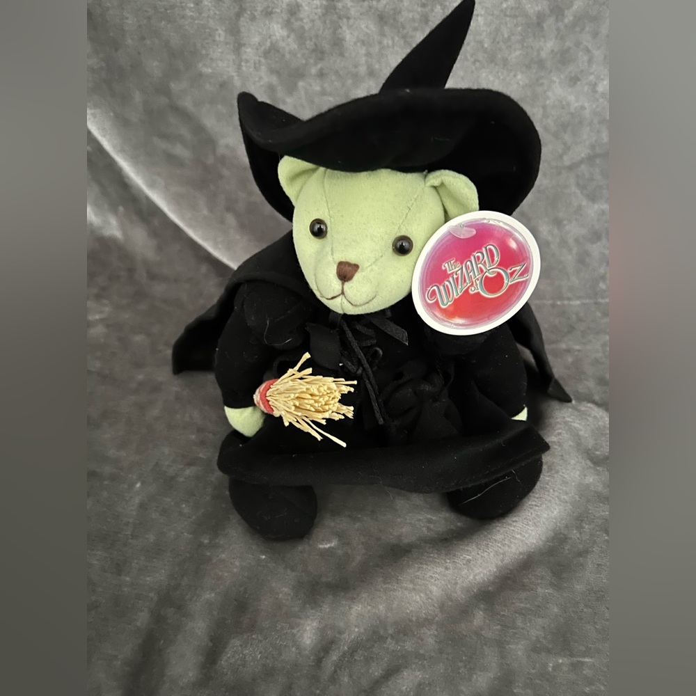 Wizard of Oz wicked witch bear